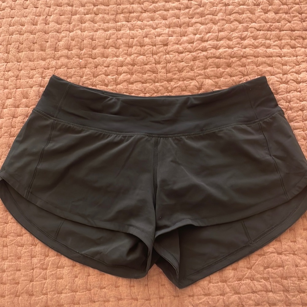 Black Lululemon Speed Up 2.5” shorts
